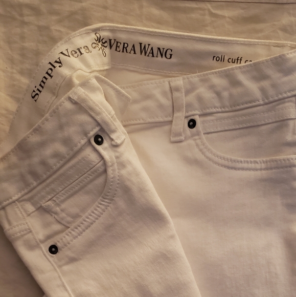 Simply vera*Vera Wange roll cuff capris. - Picture 2 of 3